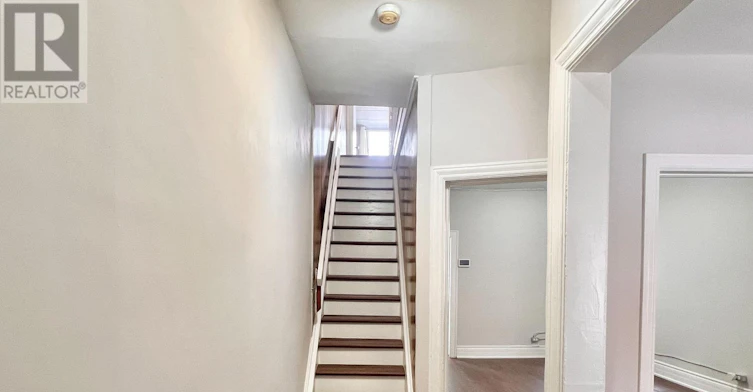 17 Winnifred Avenue, Toronto, ON, M4M 2X2 - 24