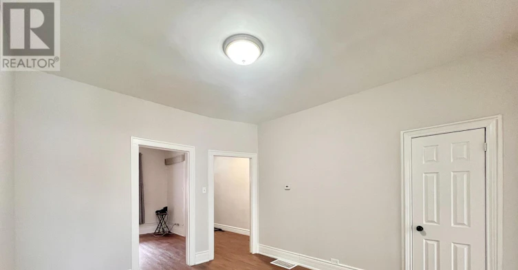 17 Winnifred Avenue, Toronto, ON, M4M 2X2 - 10