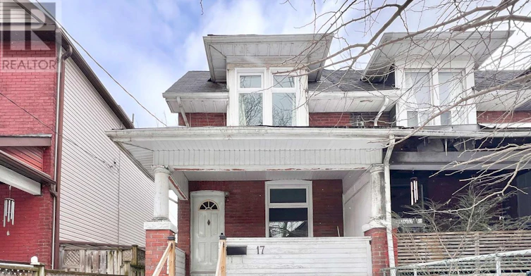 17 Winnifred Avenue, Toronto, ON, M4M 2X2