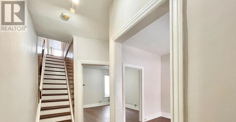 17 Winnifred Avenue, Toronto, ON, M4M 2X2 - 3