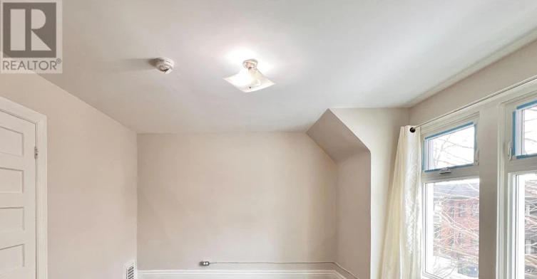 17 Winnifred Avenue, Toronto, ON, M4M 2X2 - 27