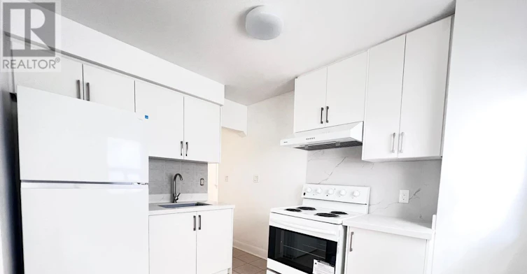 970 Briar Hill Avenue, Toronto, ON, M6B 1M3 - 9