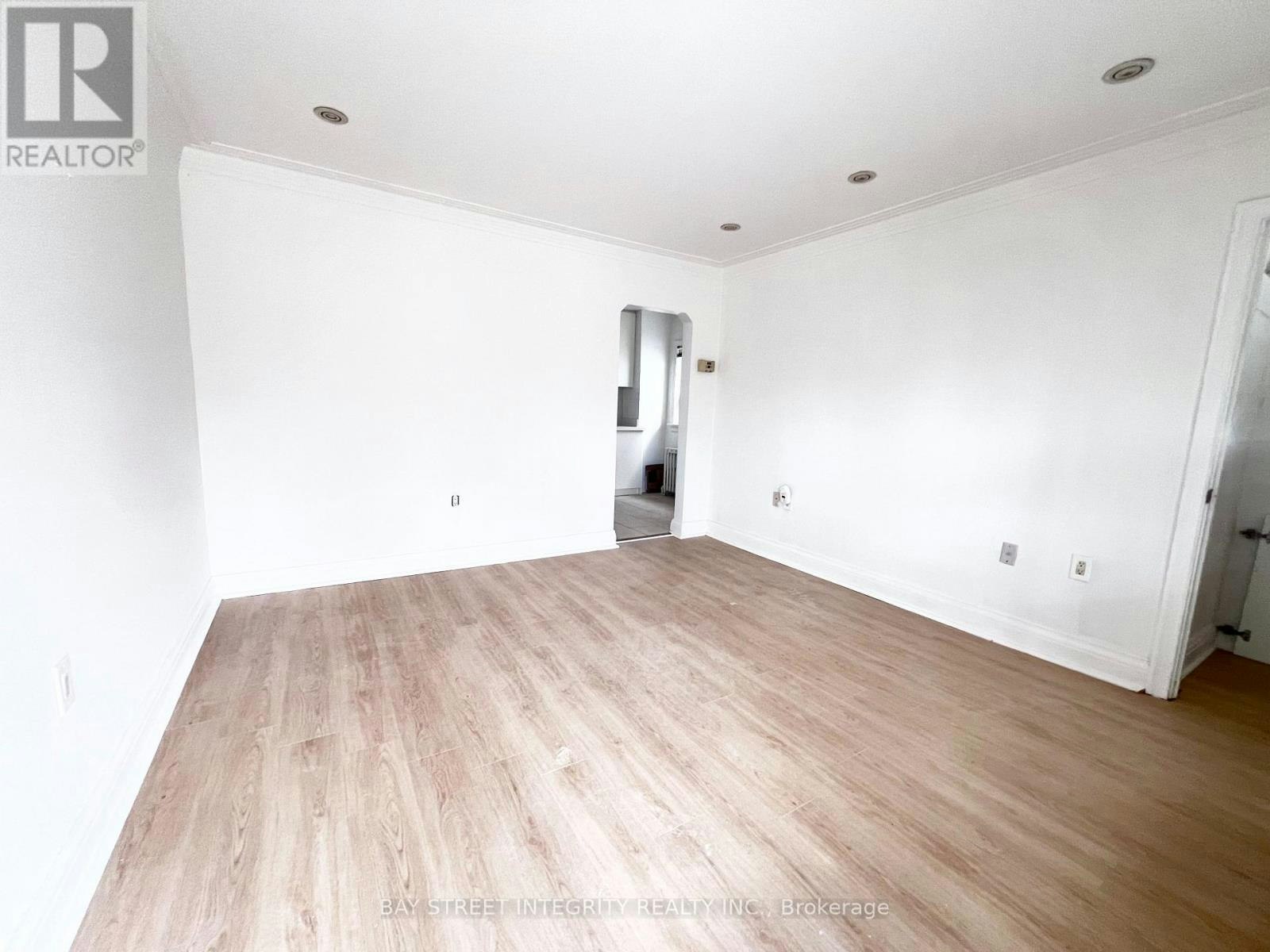 970 Briar Hill Avenue, Toronto, ON, M6B 1M3 - 2