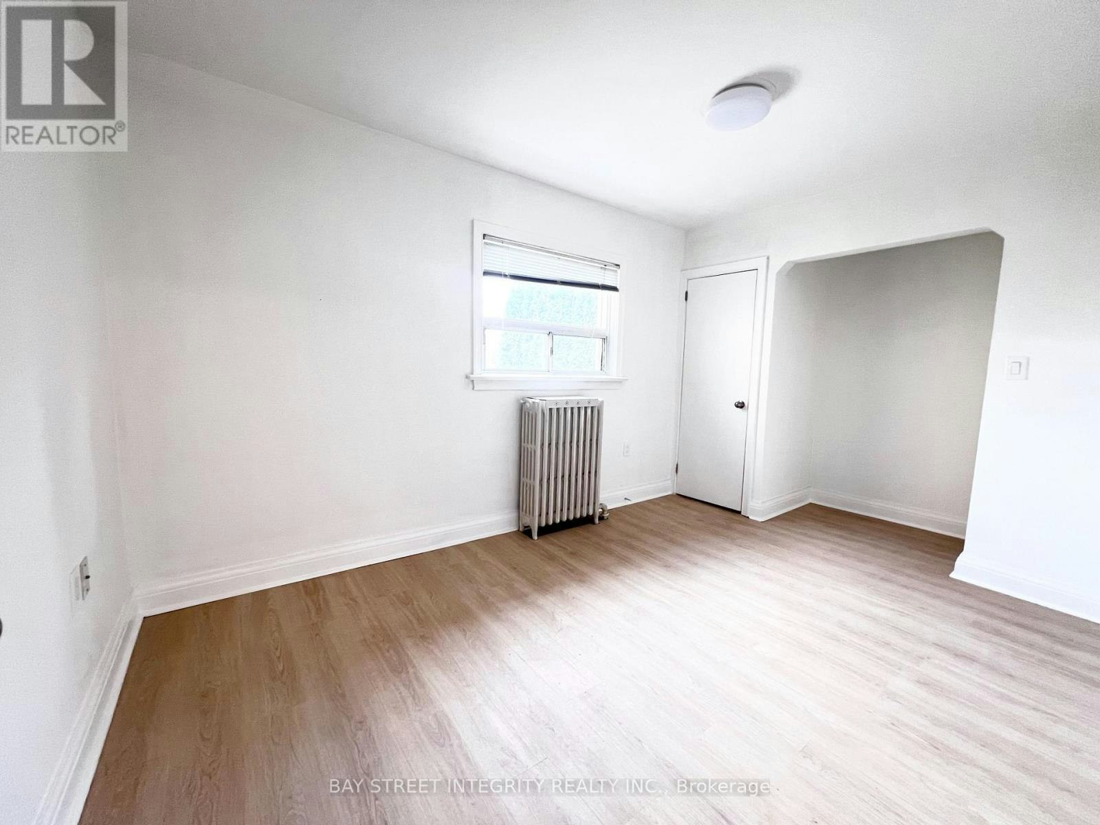 970 Briar Hill Avenue, Toronto, ON, M6B 1M3 - 4
