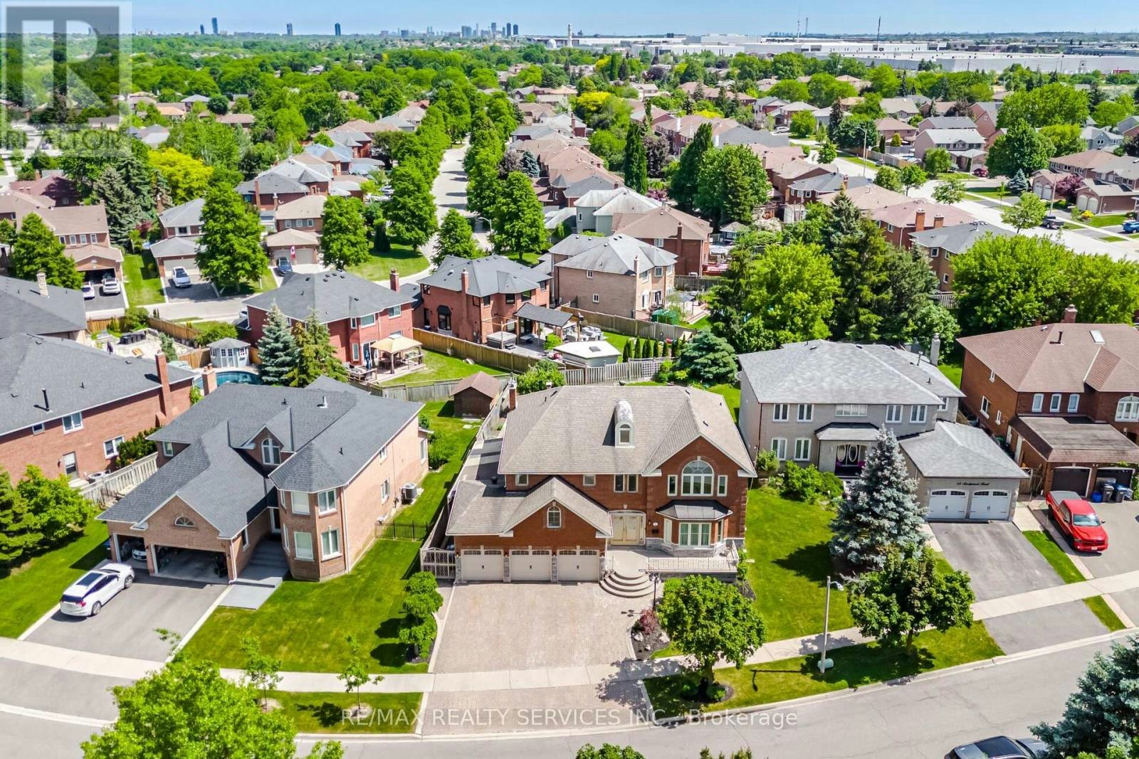 36 Shadywood Road, Brampton, ON, L6Z 4M1