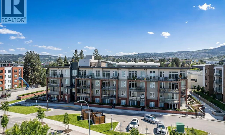 113-885 University Drive