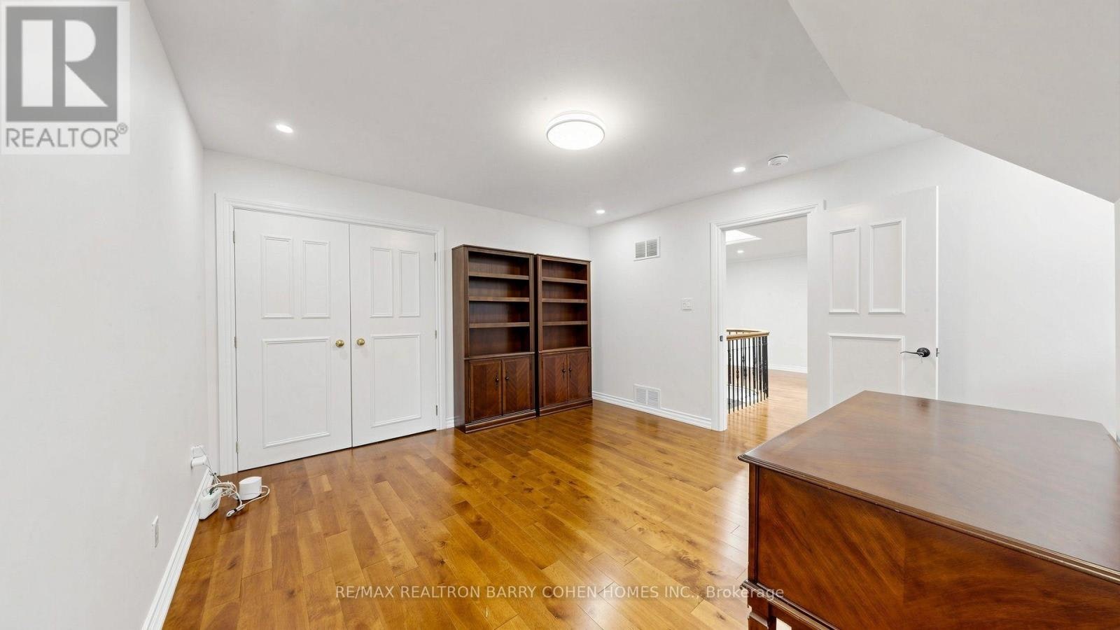 MAIN/UPPER-15 Sonata Crescent, Toronto, ON, M3B 2C3 - 33
