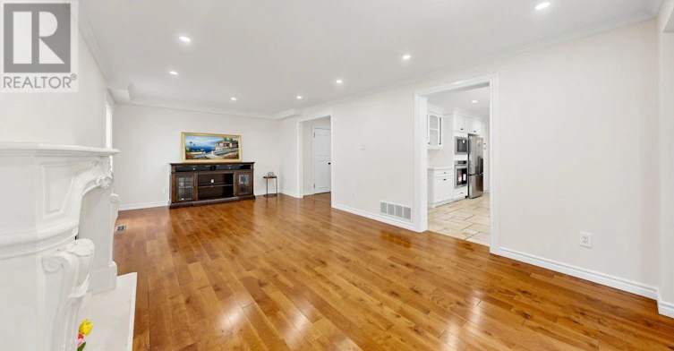 MAIN/UPPER-15 Sonata Crescent, Toronto, ON, M3B 2C3 - 16
