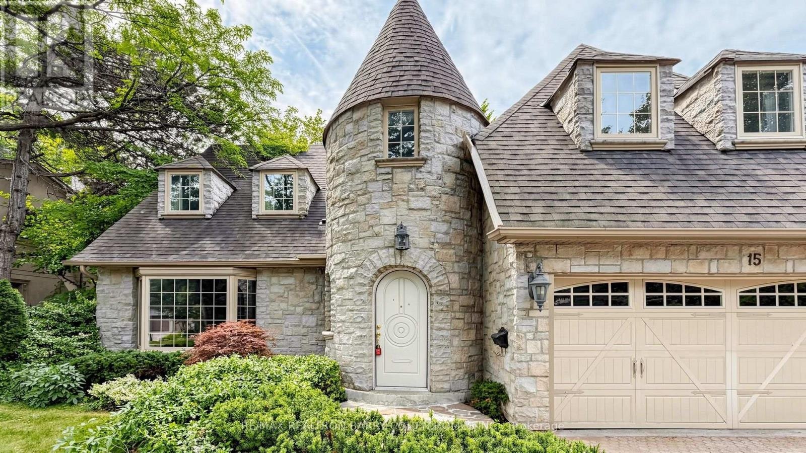 MAIN/UPPER-15 Sonata Crescent, Toronto, ON, M3B 2C3 - 2