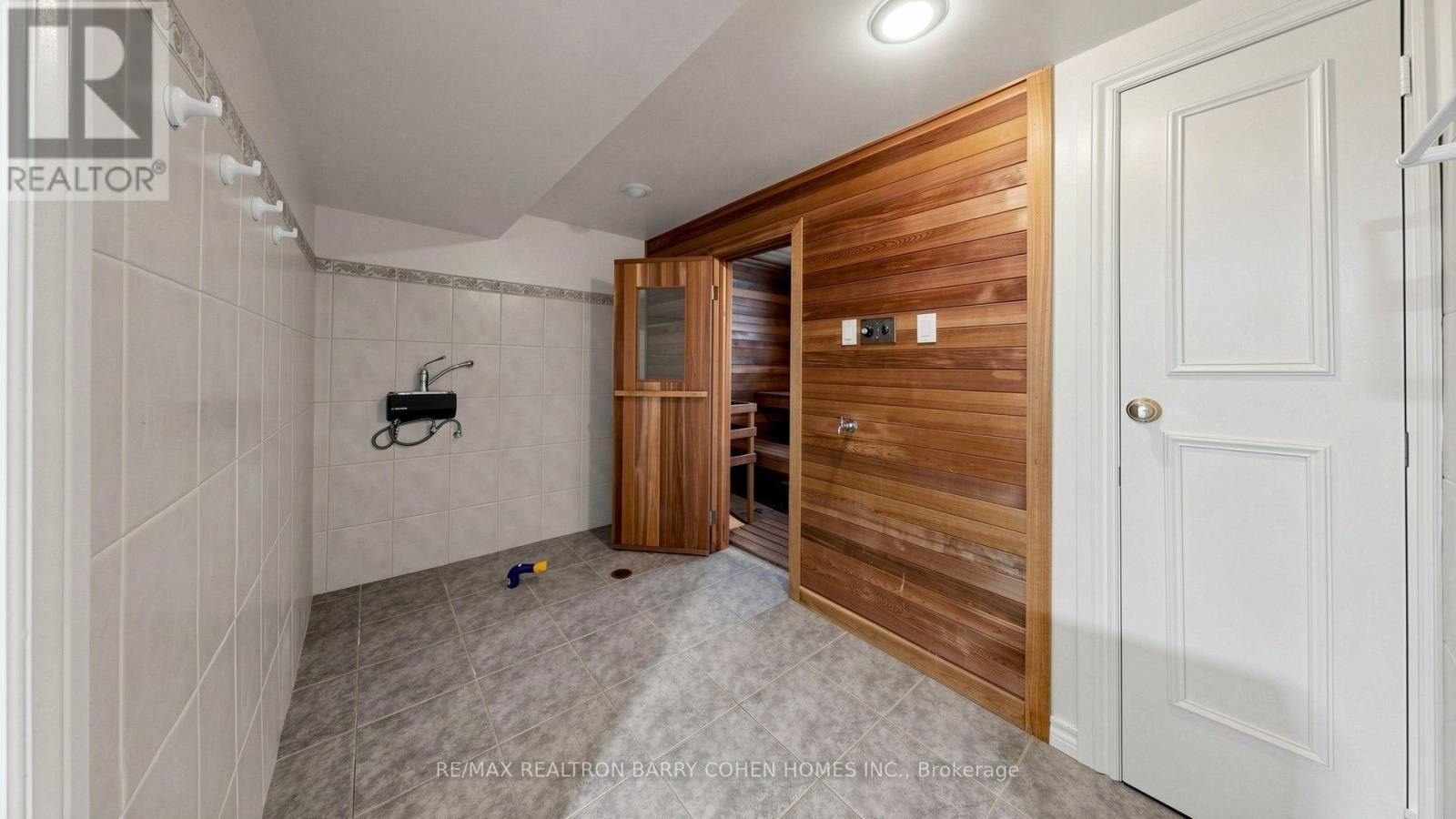 MAIN/UPPER-15 Sonata Crescent, Toronto, ON, M3B 2C3 - 41