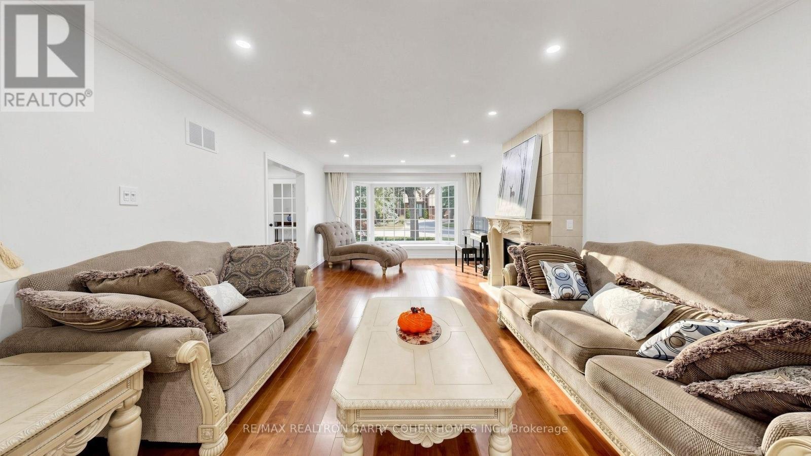 MAIN/UPPER-15 Sonata Crescent, Toronto, ON, M3B 2C3 - 6