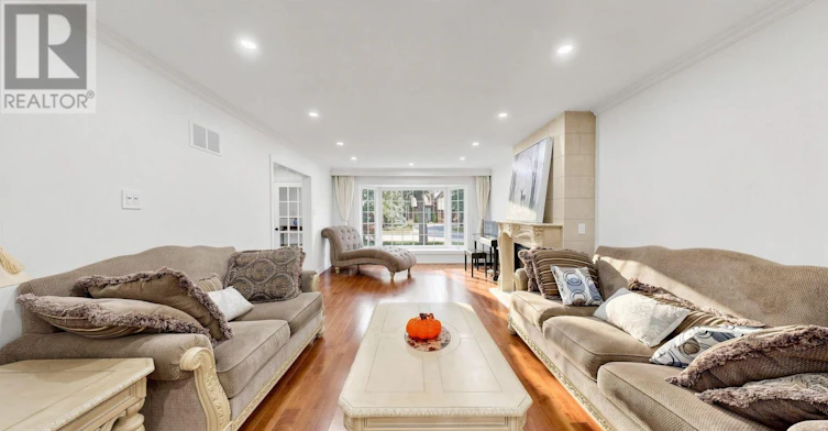 MAIN/UPPER-15 Sonata Crescent, Toronto, ON, M3B 2C3 - 6