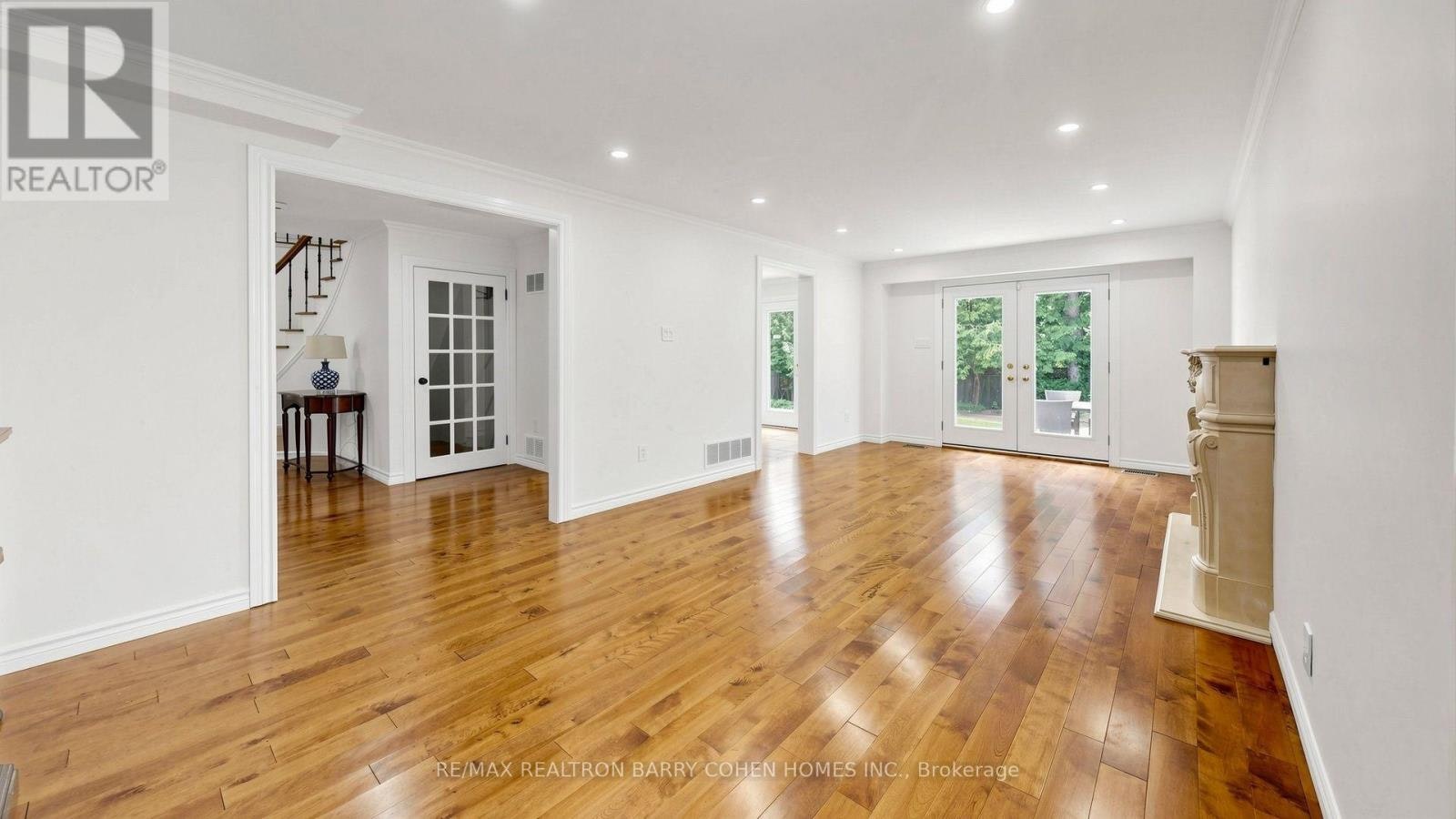 MAIN/UPPER-15 Sonata Crescent, Toronto, ON, M3B 2C3 - 14