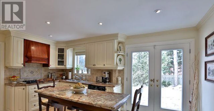 15 Sonata Crescent, Toronto, ON, M3B 2C3 - 5