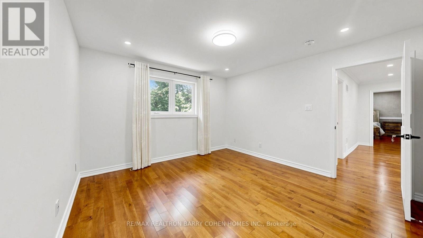 MAIN/UPPER-15 Sonata Crescent, Toronto, ON, M3B 2C3 - 30