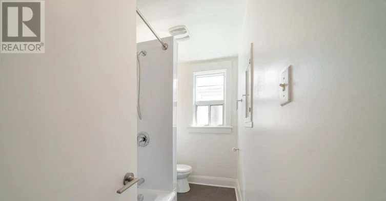 MAIN-542 Glebeholme Boulevard, Toronto, ON, M4C 1V4 - 18