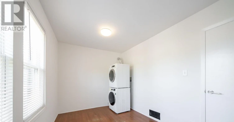 MAIN-542 Glebeholme Boulevard, Toronto, ON, M4C 1V4 - 32