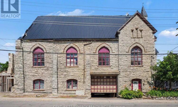 38 Main Street E