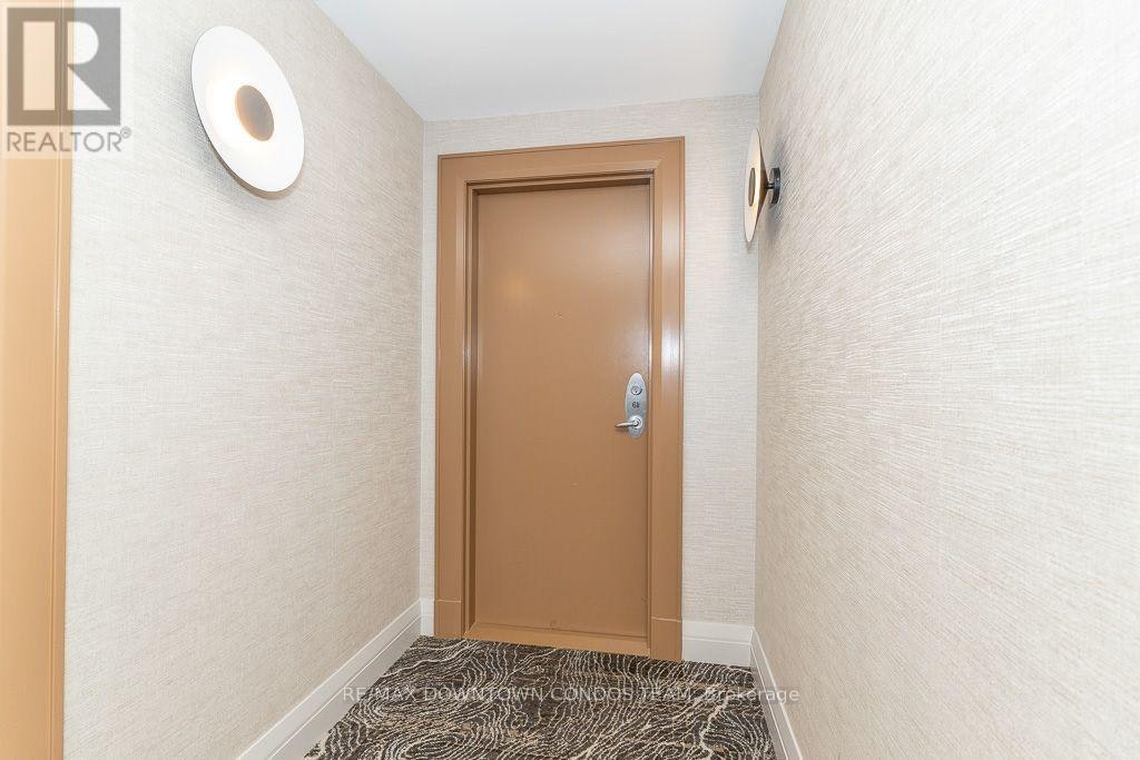 611-801 Bay Street, Toronto, ON, M5S 1Y9 - 6
