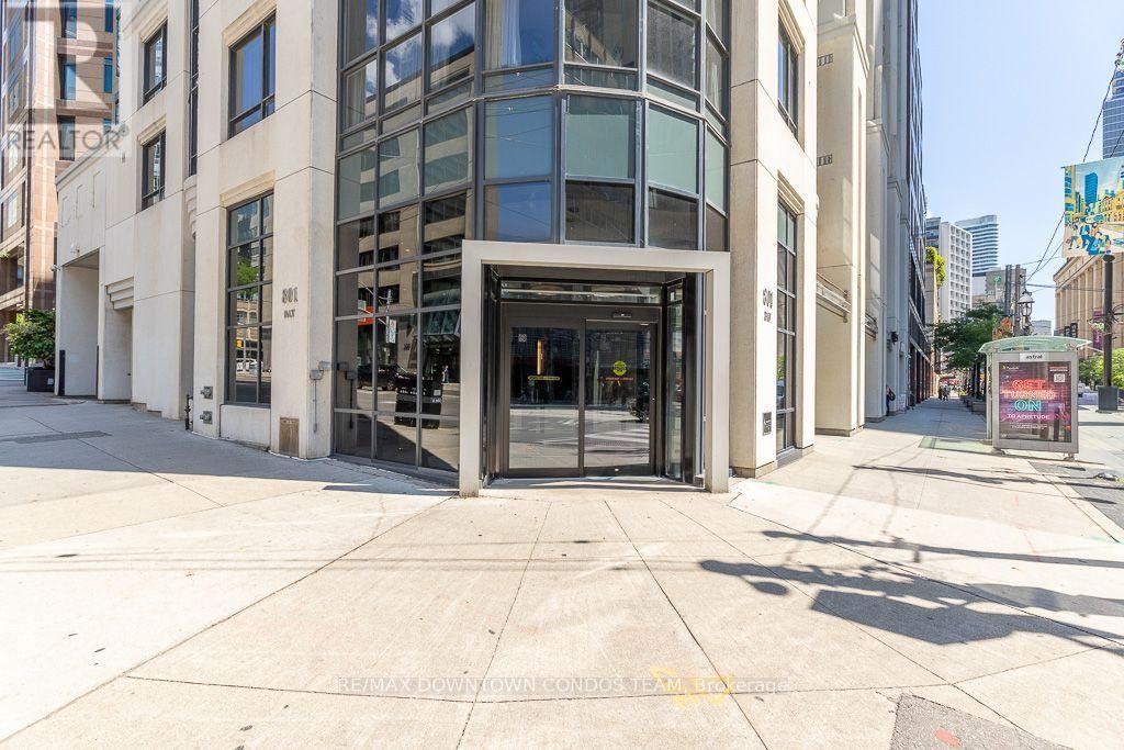 611-801 Bay Street, Toronto, ON, M5S 1Y9 - 3