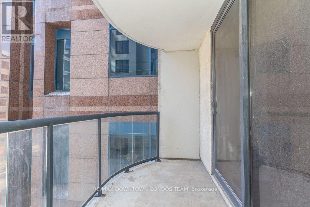 611-801 Bay Street, Toronto, ON, M5S 1Y9 - 25