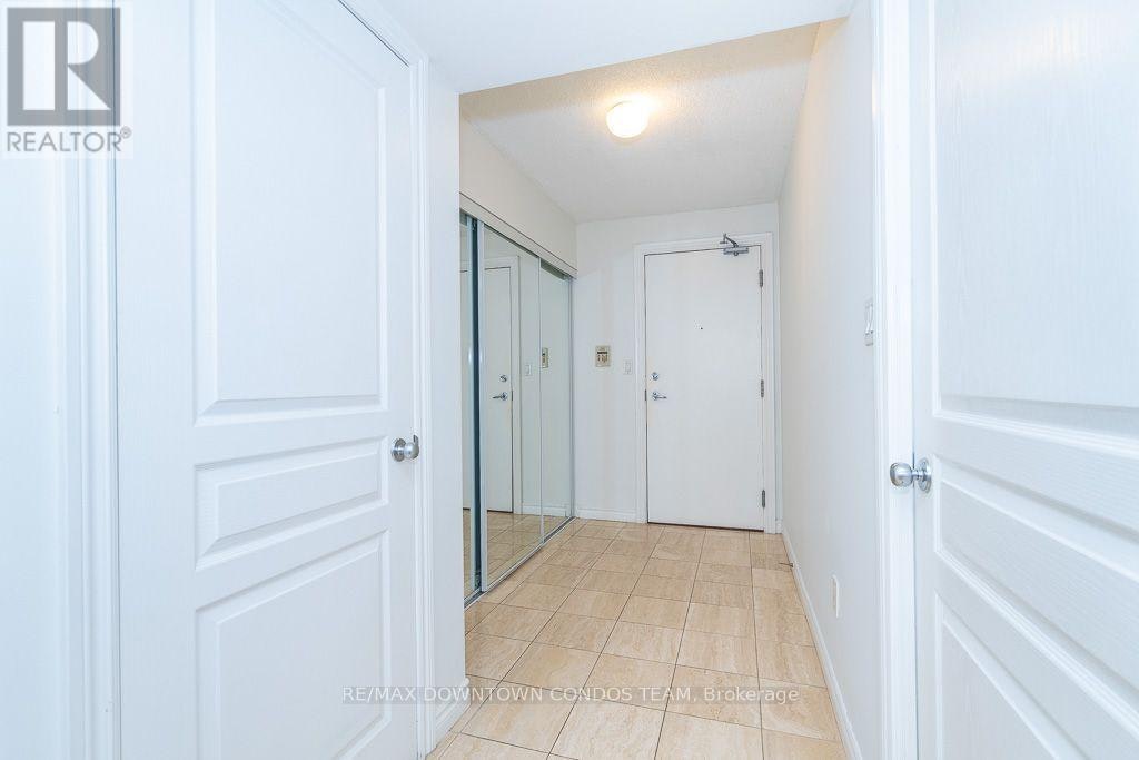 611-801 Bay Street, Toronto, ON, M5S 1Y9 - 17