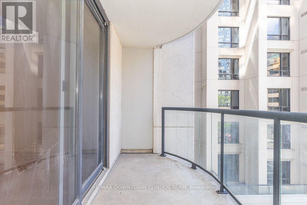 611-801 Bay Street, Toronto, ON, M5S 1Y9 - 24