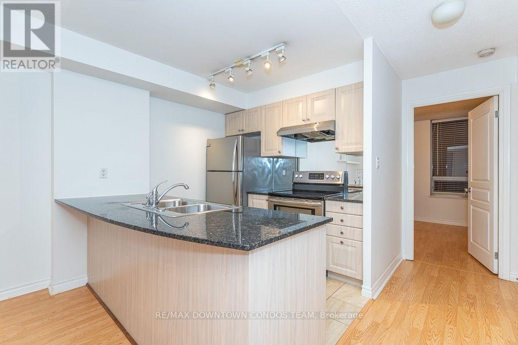 611-801 Bay Street, Toronto, ON, M5S 1Y9 - 7