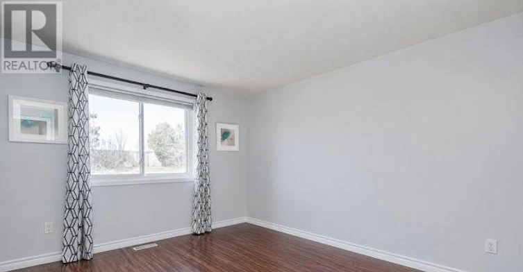 110 Steeles Crescent, Cambridge, ON, N1R 8C4 - 7