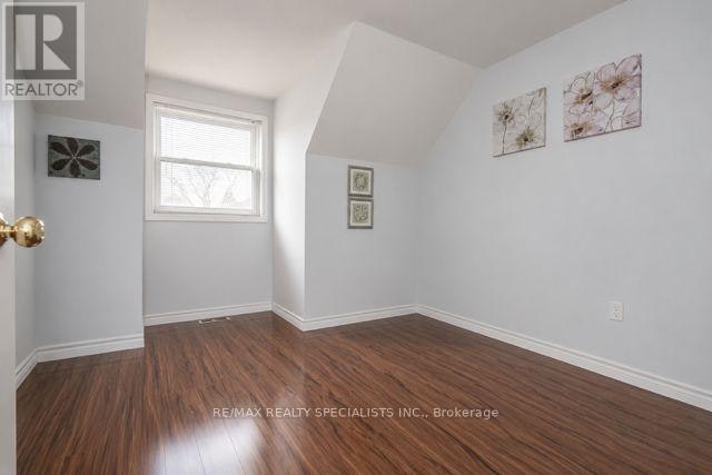 110 Steeles Crescent, Cambridge, ON, N1R 8C4 - 8