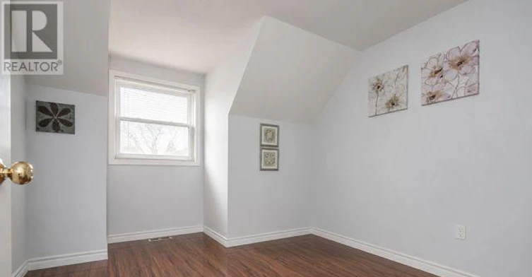 110 Steeles Crescent, Cambridge, ON, N1R 8C4 - 8