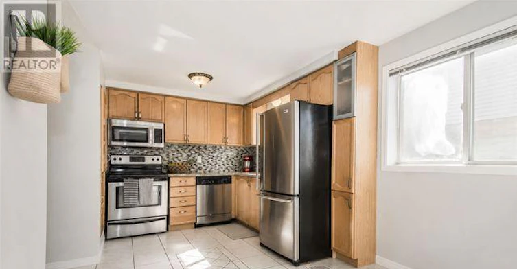 110 Steeles Crescent, Cambridge, ON, N1R 8C4