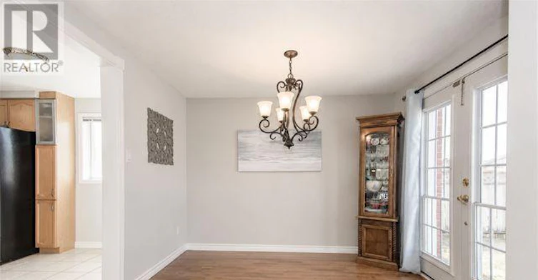 110 Steeles Crescent, Cambridge, ON, N1R 8C4 - 4