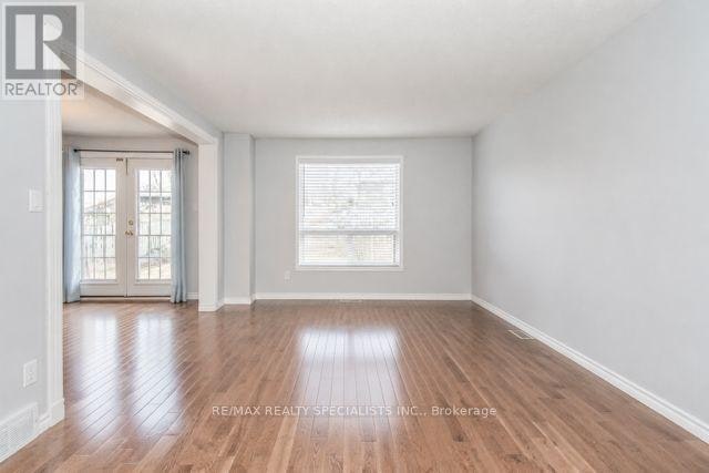 110 Steeles Crescent, Cambridge, ON, N1R 8C4 - 2