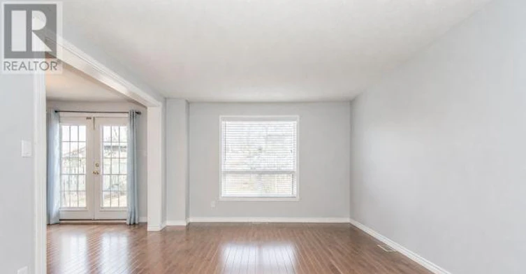110 Steeles Crescent, Cambridge, ON, N1R 8C4 - 2