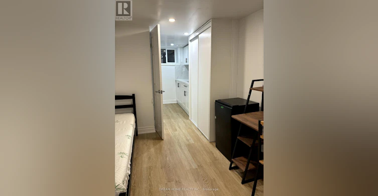 BSMT B2-337 Mutual Street W, Toronto, ON, M4Y 1X6 - 7