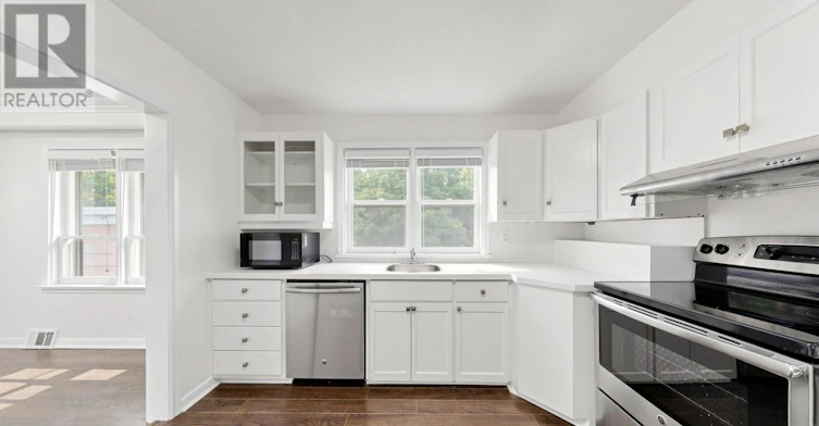 3 Greengate Road, Toronto, ON, M3B 1E7 - 16