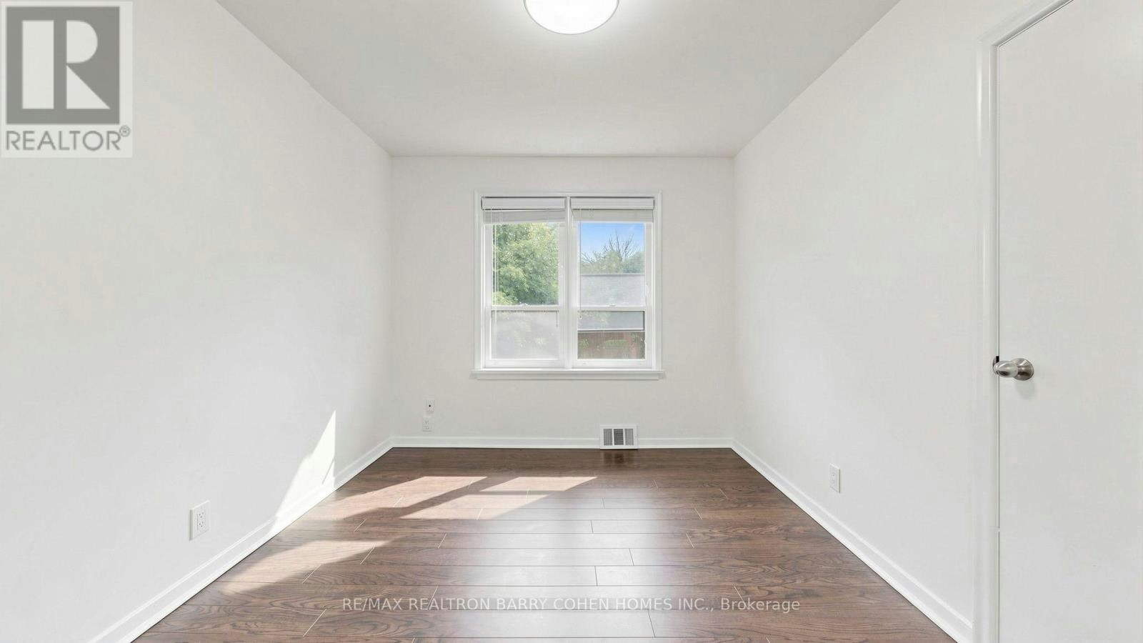 3 Greengate Road, Toronto, ON, M3B 1E7 - 21