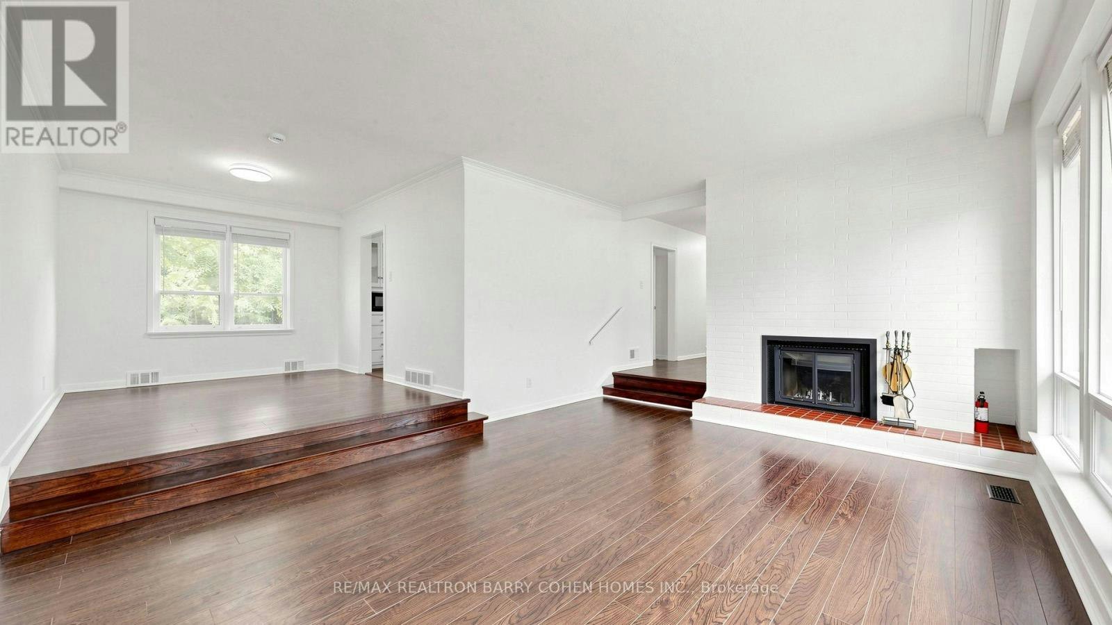 3 Greengate Road, Toronto, ON, M3B 1E7 - 9