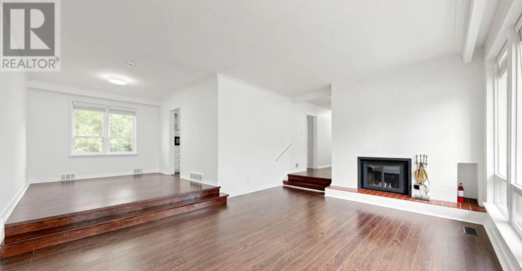 3 Greengate Road, Toronto, ON, M3B 1E7 - 9