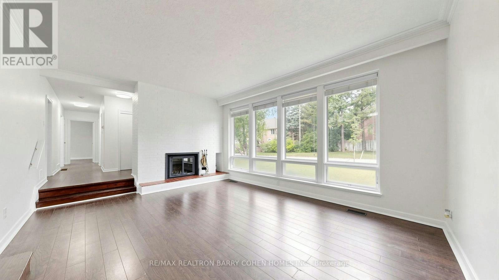 3 Greengate Road, Toronto, ON, M3B 1E7 - 4