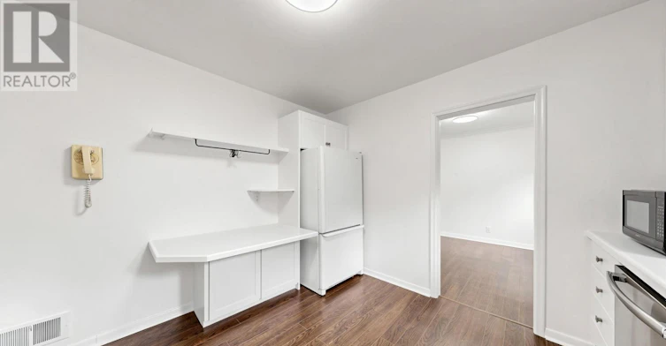 3 Greengate Road, Toronto, ON, M3B 1E7 - 17