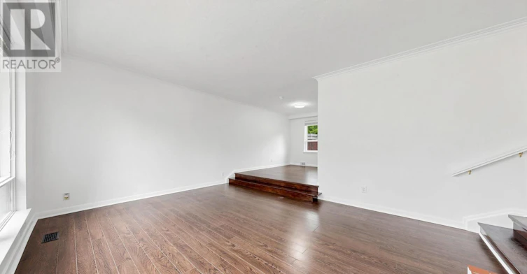 3 Greengate Road, Toronto, ON, M3B 1E7 - 8
