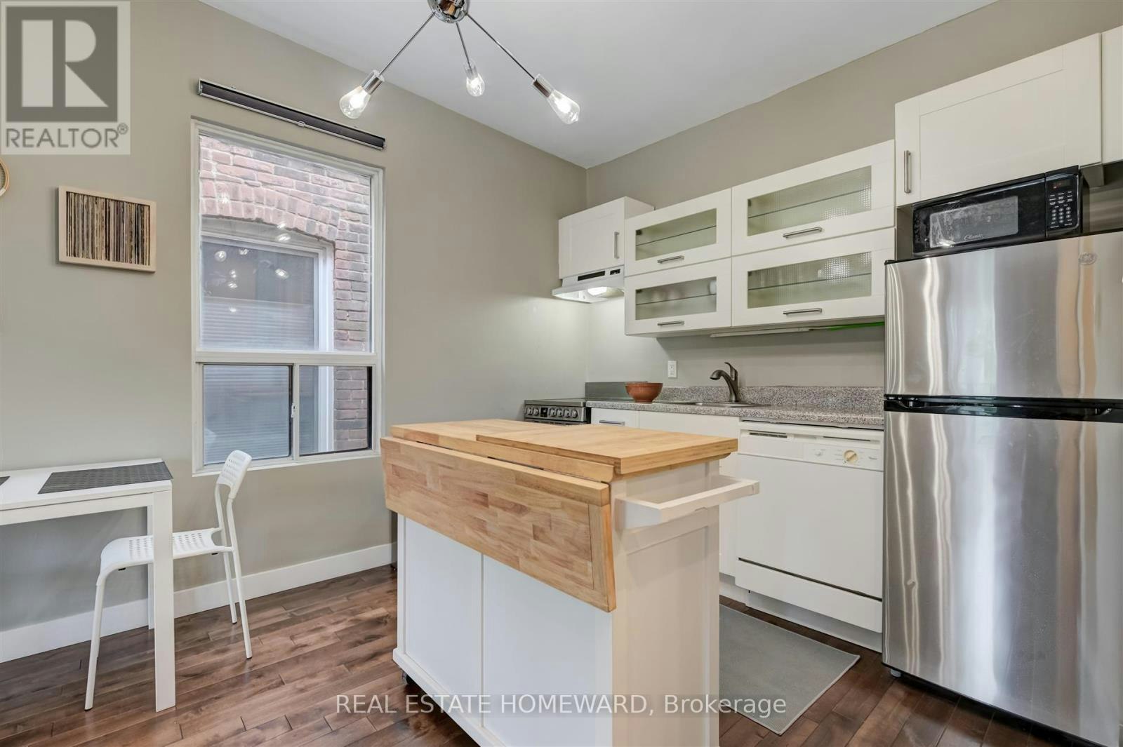 UPPER-14 Ashdale Avenue, Toronto, ON, M4L 2Y7 - 3
