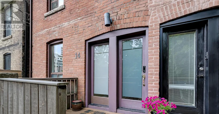 UPPER-14 Ashdale Avenue, Toronto, ON, M4L 2Y7