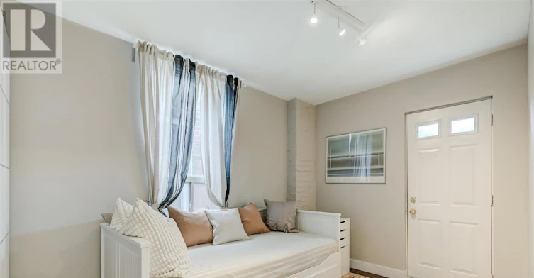 UPPER-14 Ashdale Avenue, Toronto, ON, M4L 2Y7 - 9