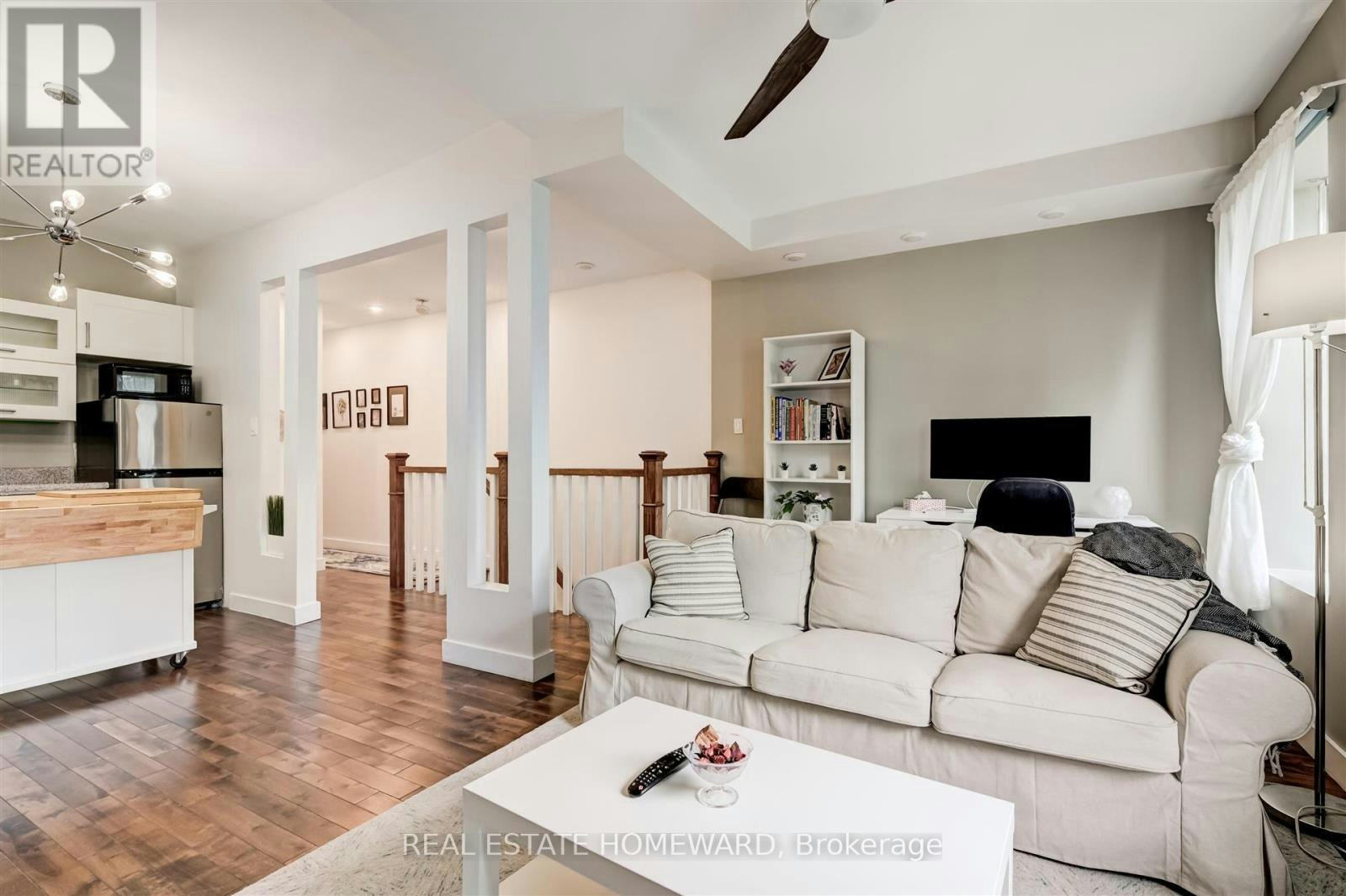 UPPER-14 Ashdale Avenue, Toronto, ON, M4L 2Y7 - 4