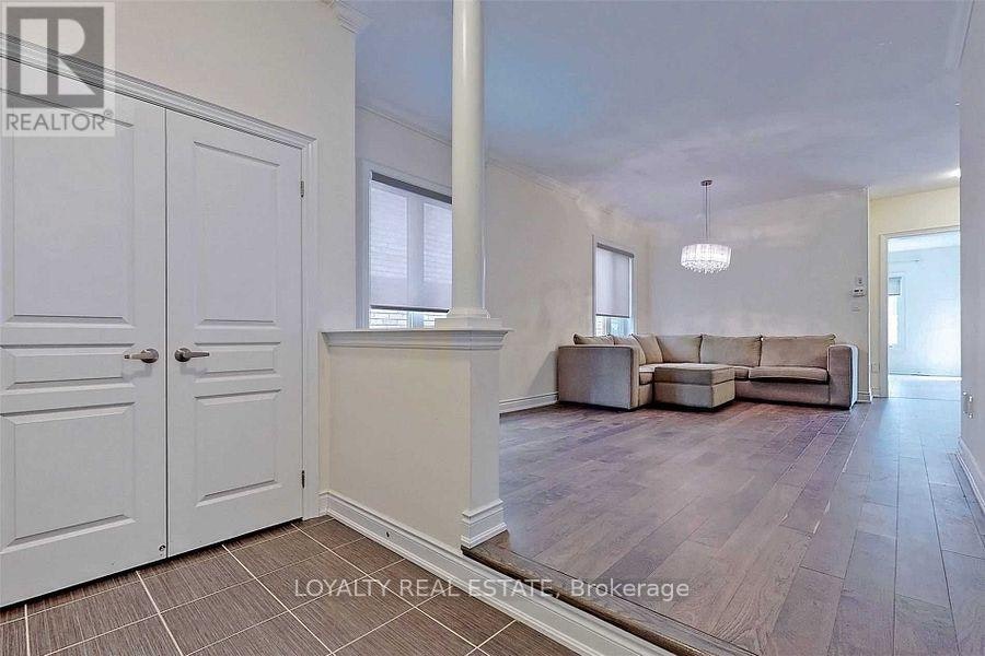 11 Mayapple Lane, Richmond Hill, ON, L4E 1B8 - 2