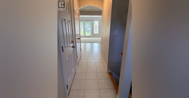 15 Summerfield Drive, Guelph, ON, N1L 0L9 - 4