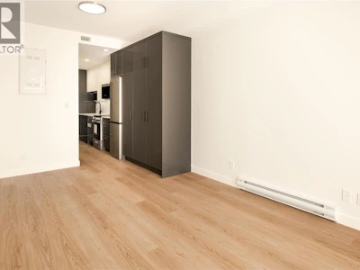 415-1380 Pridham Avenue - 3